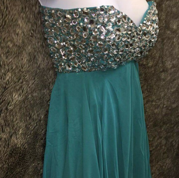 Formal Dress - Picture 2 of 2